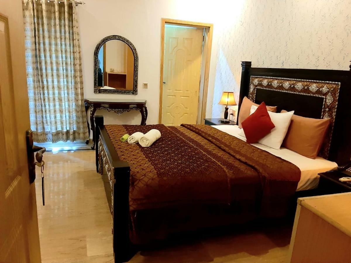 Hotel Park View Лахор Стая снимка